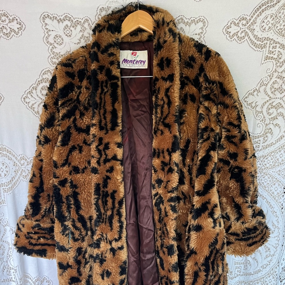 VINTAGE Leopard Print Faux Fur Coat